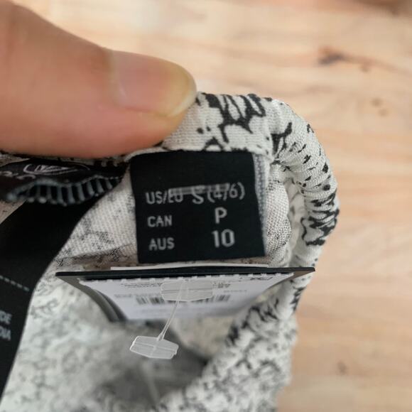 Volcom Bae Bae Doll Tube Top in Black & White - Picture 10 of 10